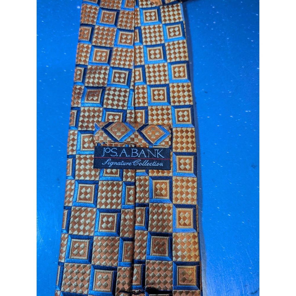 Jos A Bank Silk Tie Red Gold Blue Geometric Men Necktie 59 x 4" - Picture 3 of 5